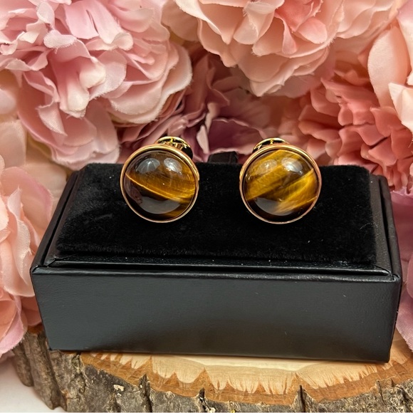 Elegant Round Brown & Gold Striped Tiger’s Eye Cufflinks - Picture 3 of 17